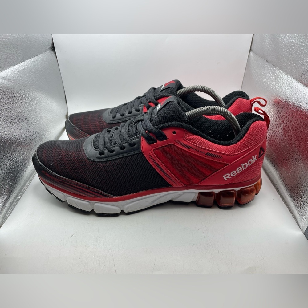 Reebok Dynamic Red and Black Sneakers men’s size 10.5